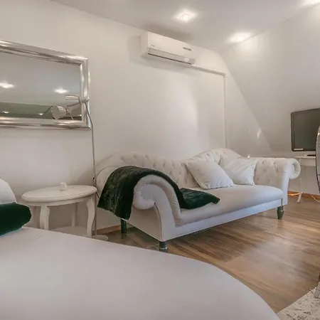 Stunning In Bohinjska Bistrica With 1 Bedrooms And Wifi * Бохинь